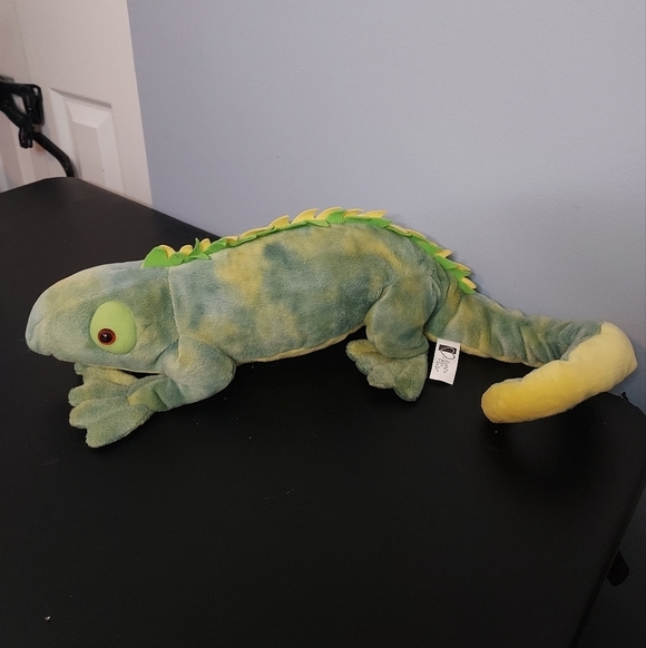Kohl's Cares For Kids Green/Yellow Iguana Reptile Plush Stuffed Animal 21in - Picture 4 of 8